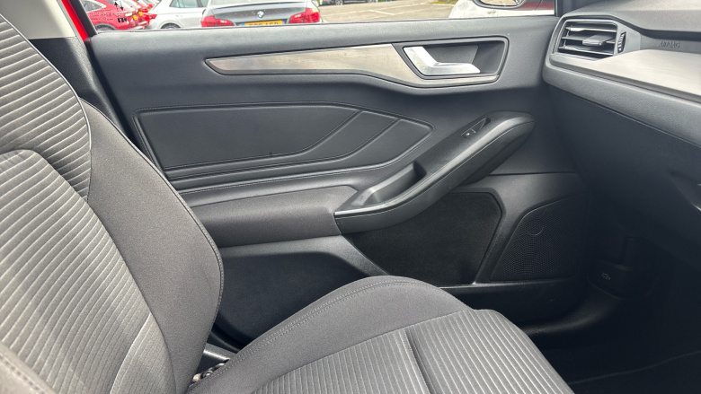 Ford Focus 1.0 EcoBoost Titanium 5dr Petrol Hatchback